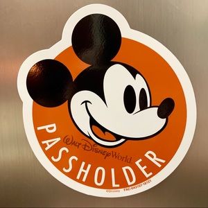 Brand New - Mickey Disney Annual Passholder Magnet